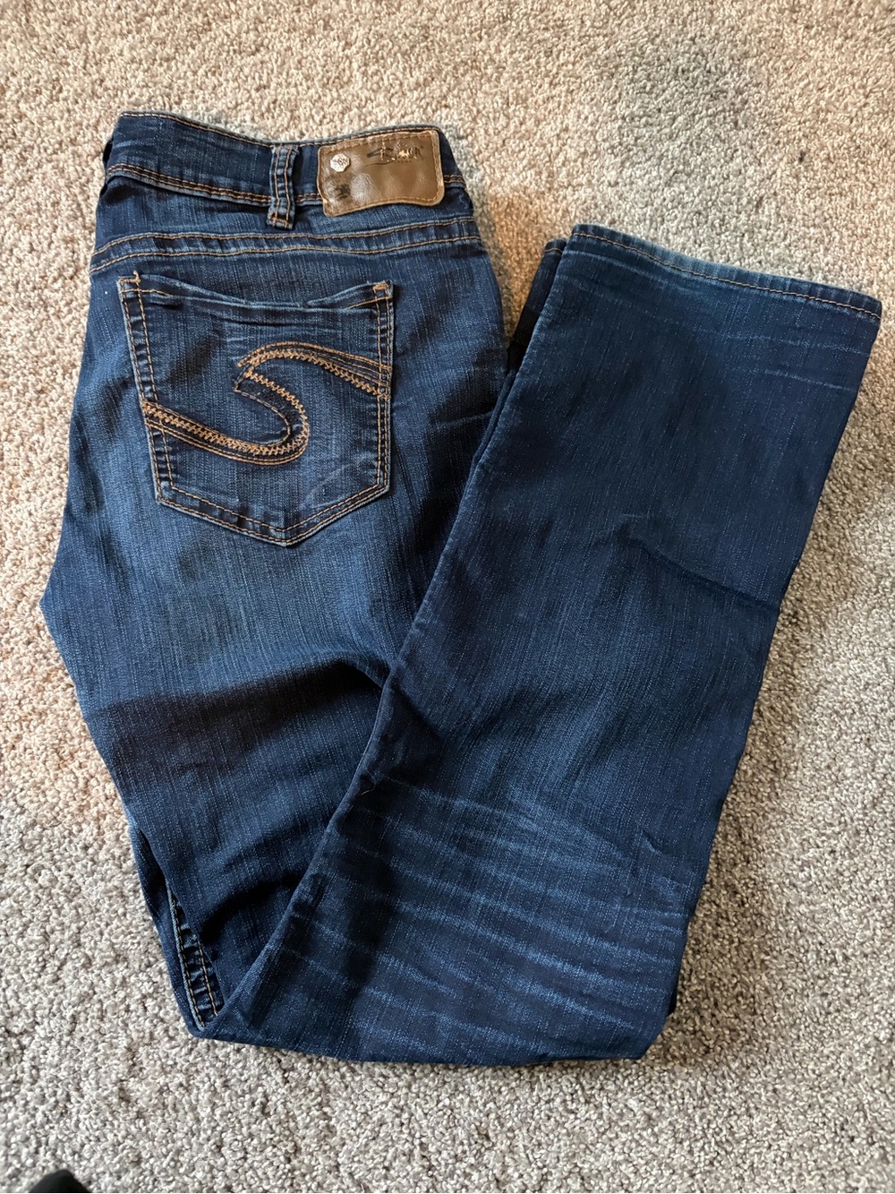 Silver Jeans Women's Boot Cut in Dark Blue with Contrast Stitching